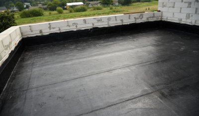 Installation et pose d'étanchéité sur toit d'une maison par spécialiste de l'étanchéité de toiture à Chassieu
